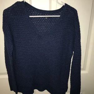 American Eagle V neck sweater